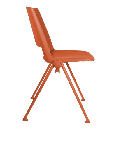 Silla plegable roja sobre superficie blanca